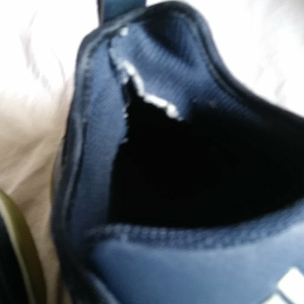 ADIDAS - Picture 4 of 7